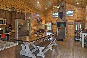 Branson West Cabin w/ Pool Access & Golfing