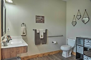 Branson West Cabin w/ Pool Access & Golfing