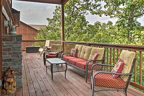 Branson West Cabin w/ Pool Access & Golfing