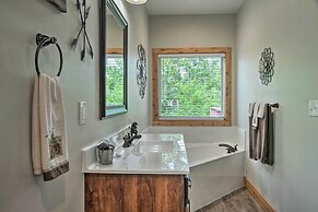 Branson West Cabin w/ Pool Access & Golfing