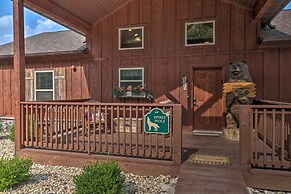 Branson West Cabin w/ Pool Access & Golfing