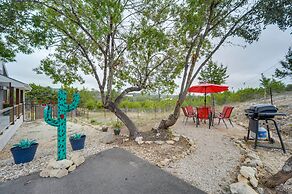 Stunning Texas Studio < 1 Mi to Canyon Lake!