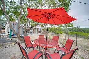 Stunning Texas Studio < 1 Mi to Canyon Lake!