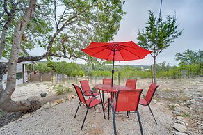 Stunning Texas Studio < 1 Mi to Canyon Lake!