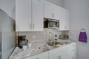 Stunning Texas Studio < 1 Mi to Canyon Lake!