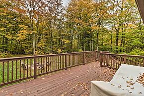 12 Mi to Camelback Ski Resort: Home w/ Decks!