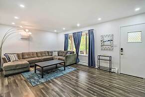 12 Mi to Camelback Ski Resort: Home w/ Decks!