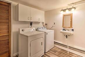 12 Mi to Camelback Ski Resort: Home w/ Decks!