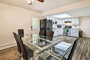 12 Mi to Camelback Ski Resort: Home w/ Decks!