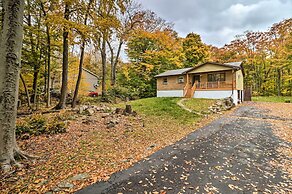 12 Mi to Camelback Ski Resort: Home w/ Decks!