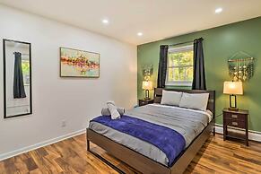 12 Mi to Camelback Ski Resort: Home w/ Decks!