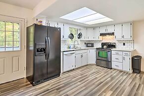 12 Mi to Camelback Ski Resort: Home w/ Decks!