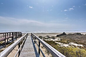 Oceanfront Freeport House w/ Private Beach!