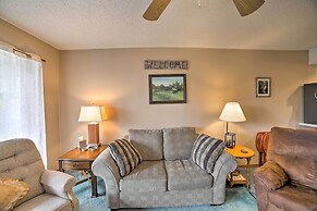 Condo w/ Pool Access - 2 Mi to Silver Dollar City!