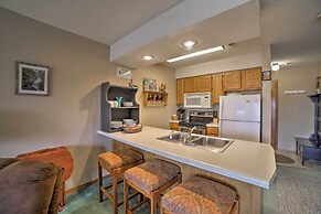 Condo w/ Pool Access - 2 Mi to Silver Dollar City!