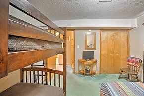 Condo w/ Pool Access - 2 Mi to Silver Dollar City!