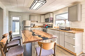 Amenity-packed Nebo Oasis w/ Deck & Mtn Views