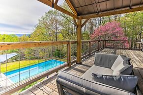 Amenity-packed Nebo Oasis w/ Deck & Mtn Views