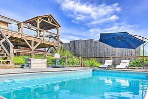 Amenity-packed Nebo Oasis w/ Deck & Mtn Views