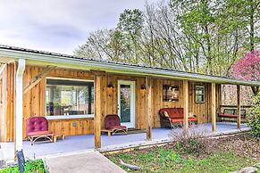 Amenity-packed Nebo Oasis w/ Deck & Mtn Views