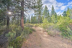 Bend Condo w/ Deck, Resort-style Amenities & Views