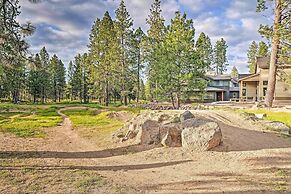 Bend Condo w/ Deck, Resort-style Amenities & Views