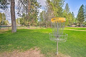 Bend Condo w/ Deck, Resort-style Amenities & Views