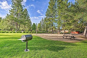 Bend Condo w/ Deck, Resort-style Amenities & Views
