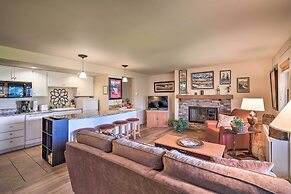 Bend Condo w/ Deck, Resort-style Amenities & Views