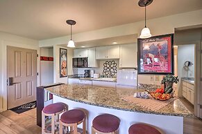 Bend Condo w/ Deck, Resort-style Amenities & Views