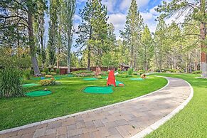 Bend Condo w/ Deck, Resort-style Amenities & Views