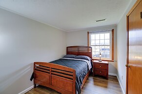 Bluefield Home w/ Covered Deck - Near Parks!