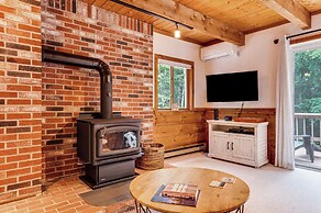 Bartlett Vacation Rental w/ Wraparound Deck!