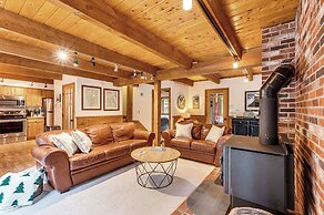 Bartlett Vacation Rental w/ Wraparound Deck!