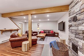 Bartlett Vacation Rental w/ Wraparound Deck!