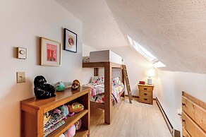 Bartlett Vacation Rental w/ Wraparound Deck!