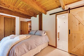 Bartlett Vacation Rental w/ Wraparound Deck!