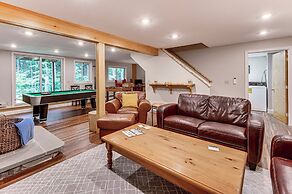 Bartlett Vacation Rental w/ Wraparound Deck!