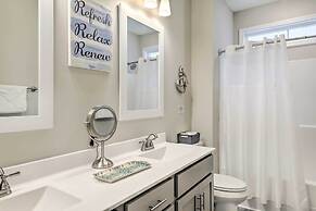 Beaufort Townhome w/ Game Room: 8 Mi to Beaches!