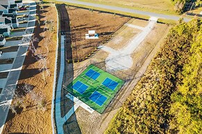 Beaufort Townhome w/ Game Room: 8 Mi to Beaches!