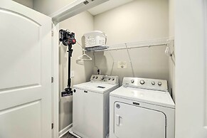 Beaufort Townhome w/ Game Room: 8 Mi to Beaches!