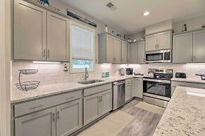 Beaufort Townhome w/ Game Room: 8 Mi to Beaches!