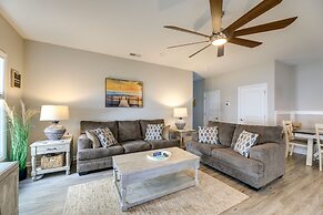 Beaufort Townhome w/ Game Room: 8 Mi to Beaches!