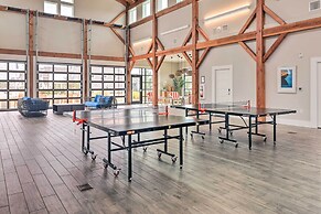 Beaufort Townhome w/ Game Room: 8 Mi to Beaches!