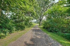 Blue Birds Perch: Stunning Home on Private Hilltop