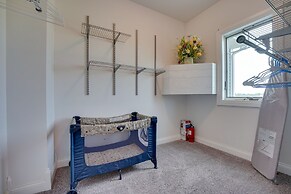 Blue Birds Perch: Stunning Home on Private Hilltop