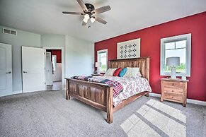 Blue Birds Perch: Stunning Home on Private Hilltop