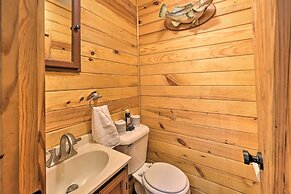 Waterfront Deck: Home on Ouachita River!