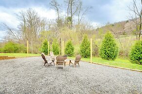 Sawyers Cabin w/ Hot Tub in Blue Ridge Mtns!