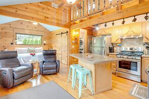 Sawyers Cabin w/ Hot Tub in Blue Ridge Mtns!